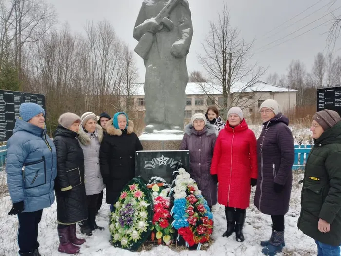 Забегаевская поселенческая библиотека. Забегаевский сельский клуб. Час памяти «Героя звание священно».