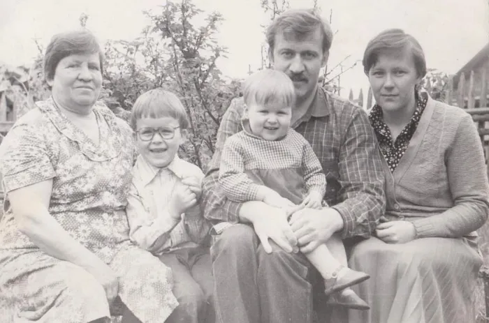 М. С. Авдеева с семьей сына Николая. 1980-е годы.