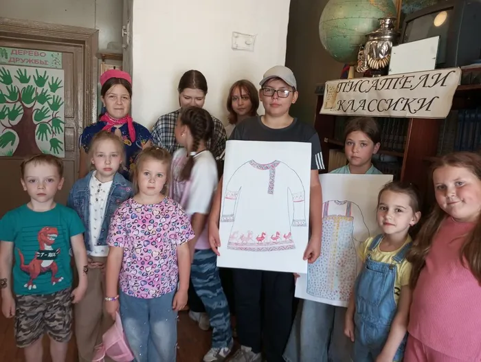 Соловецкая поселенческая библиотека. РВО «РМиД». «Путешествие в мир народных костюмов народов России». (2)