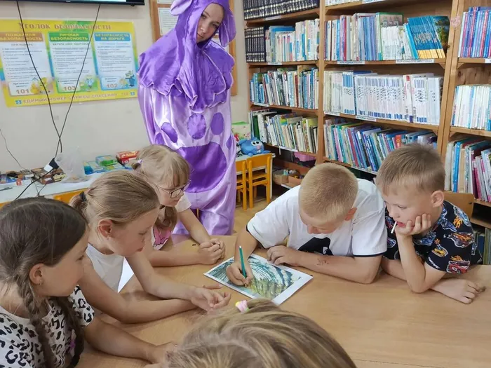 Лунтик в библиотеке (2)