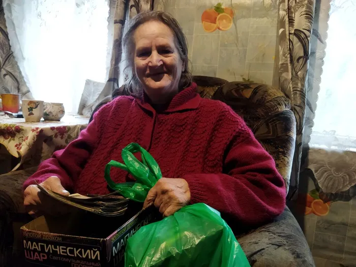 Поздравления и подарки пожилым.