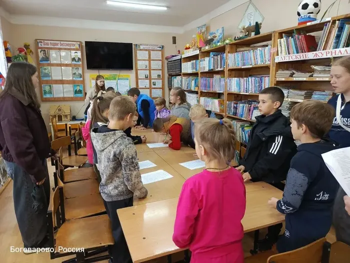 Детская библиотека. Маршрутная игра « Я, ты, он, она- вместе дружная страна». Станция «Дружба народов». (8)