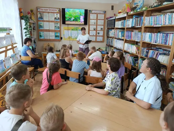 Лунтик в библиотеке (9)