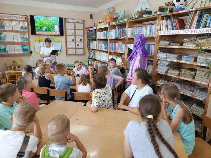 Лунтик в библиотеке (10)