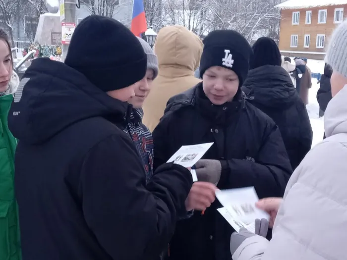 Информационная патриотическая акция в День Неизвестного солдата. ЦБ (7)