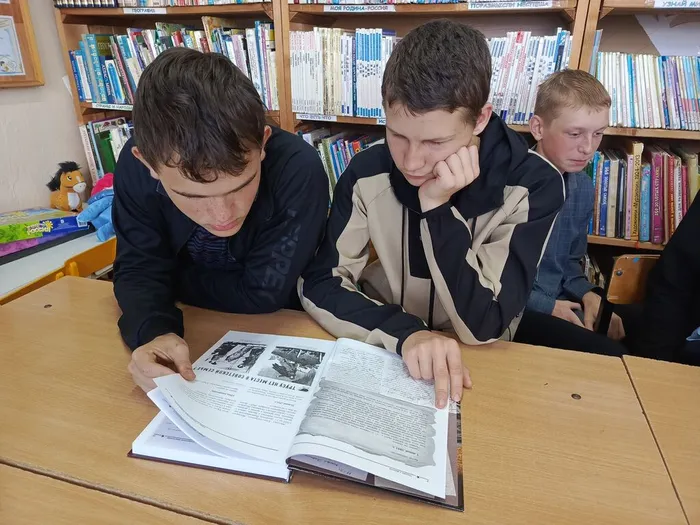 Обзор книг из Губернаторской библиотеки «Письма с фронта» в Детской библиотеке. (4)