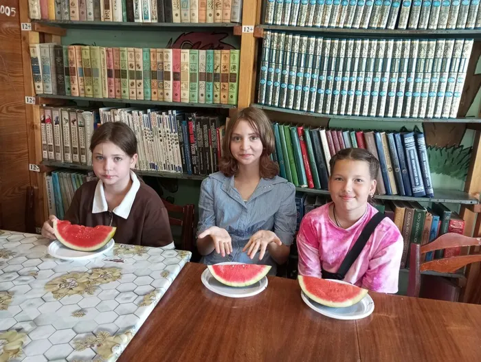 Соловецкая поселенческая библиотека. Соловецкий сельский клуб. «Арбузник»- игровая программа.