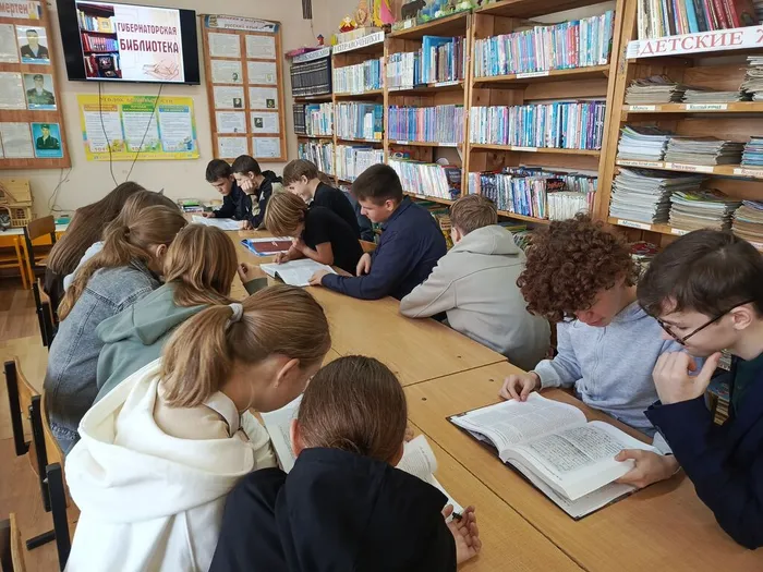 Обзор книг из Губернаторской библиотеки «Письма с фронта» в Детской библиотеке. (3)