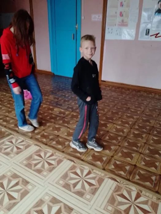 Забегаевская поселенческая библиотека. Познавательно - игровая программа День Незнаек и Почемучек.