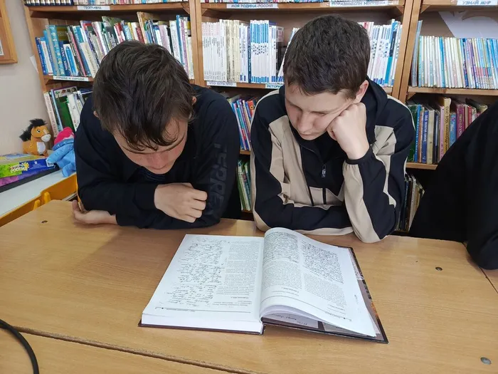Обзор книг из Губернаторской библиотеки «Письма с фронта» в Детской библиотеке.1