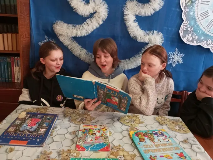 Соловецкая поселенческая библиотека. Громкие   чтения « Стихами о зиме я говорю». (2)