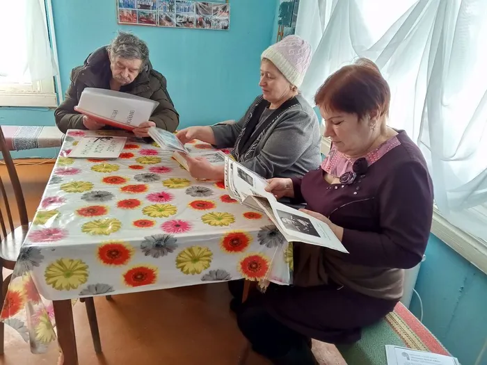 Стариковская поселенческая библиотека. Стариковский сельский клуб. Патриотический час  «Пусть помнят живые, пусть знают потомки».