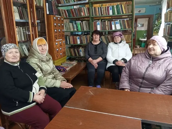 Стариковская поселенческая библиотека. Стариковский сельский клуб. Информационный час  «Жириновский Владимир Вольфович: Провидец. Политик. Патриот».
Работники культуры с. Ильинское, провели информационный час посвящённый 80-летию со дня рождения В. В. Жириновского.  В ходе мероприятия участники  познакомились с биографией Владимира Вольфовича , основателя партии ЛДПР и Института мировых цивилизаций, внесшего вклад в развитие России. Вниманию присутствующих было представлено видео «Л. Слуцкий о Жириновском». Поговорили о роли личности в истории, патриотизме и ответственности за судьбу своей Родины, потребности в развитии  нравственных качеств : честь, добросовестность, ответственность.