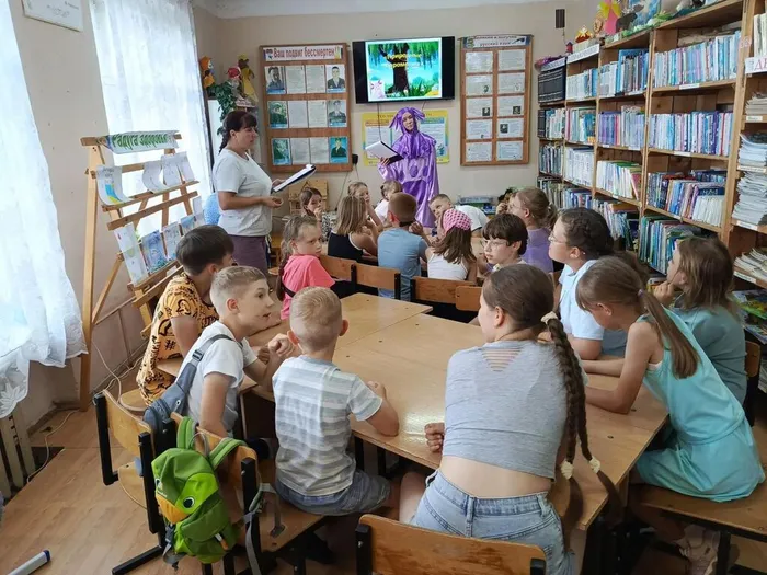 Лунтик в библиотеке (1)
