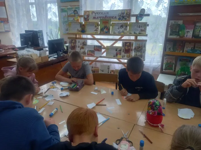 Дети на мастер - классе Матрёшка (8)