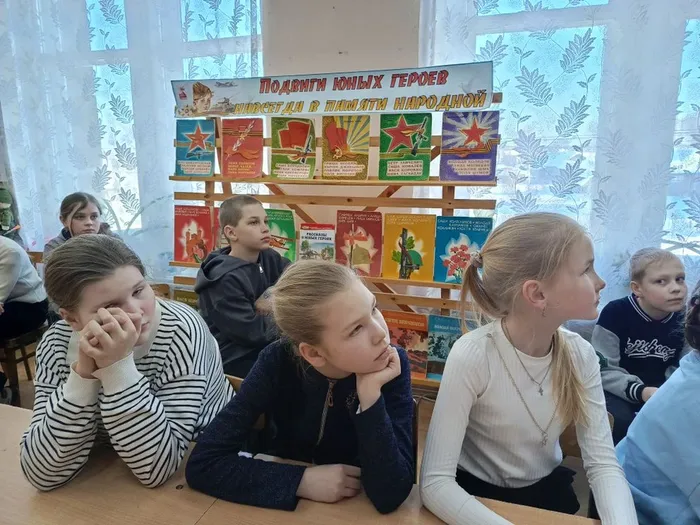 Герои - антифашисты. Час памяти в детской библиотеке (7)