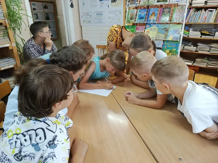 Лунтик в библиотеке (5)