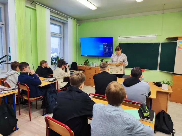 Библио - урок в 8 б.