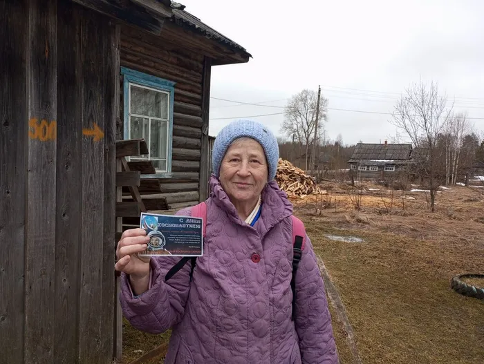 Соловецкая поселенческая библиотека. Уличная акция С Днем космонавтики