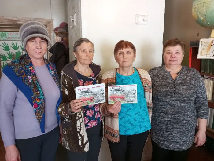 Соловецкая поселенческая библиотека.  Патриотический час «Воинский долг на земле неизменен».