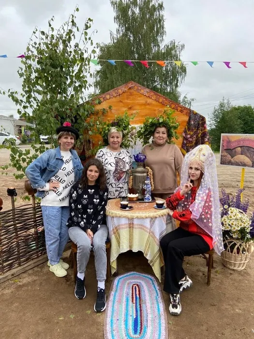 Фотозона Хлеб всему голова