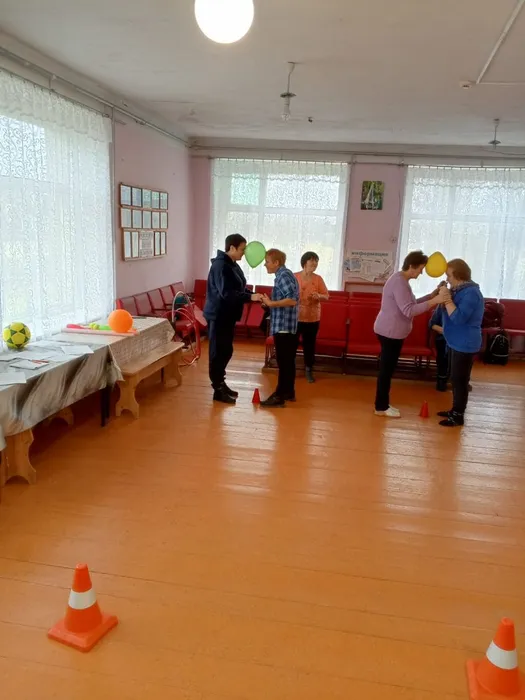 Новинская поселенческая библиотека. Новинский сельский клуб. День народного единства.6